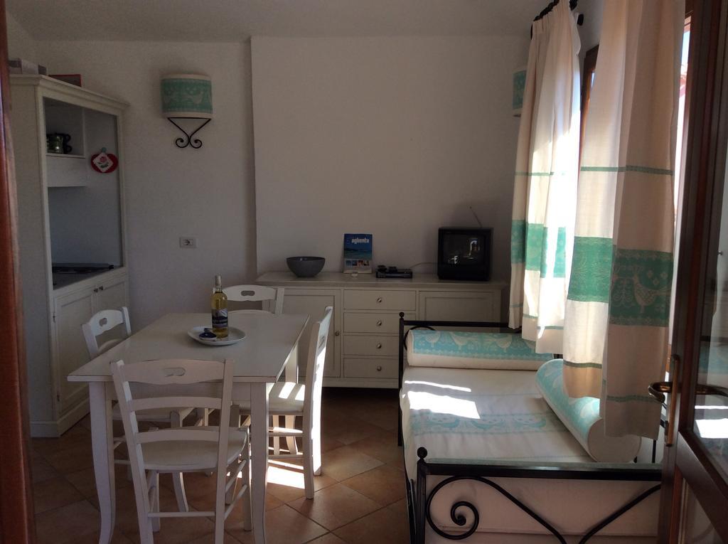 Sardinia Beach Apartments Aglientu Exteriör bild