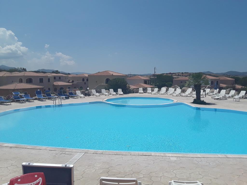 Sardinia Beach Apartments Aglientu Exteriör bild